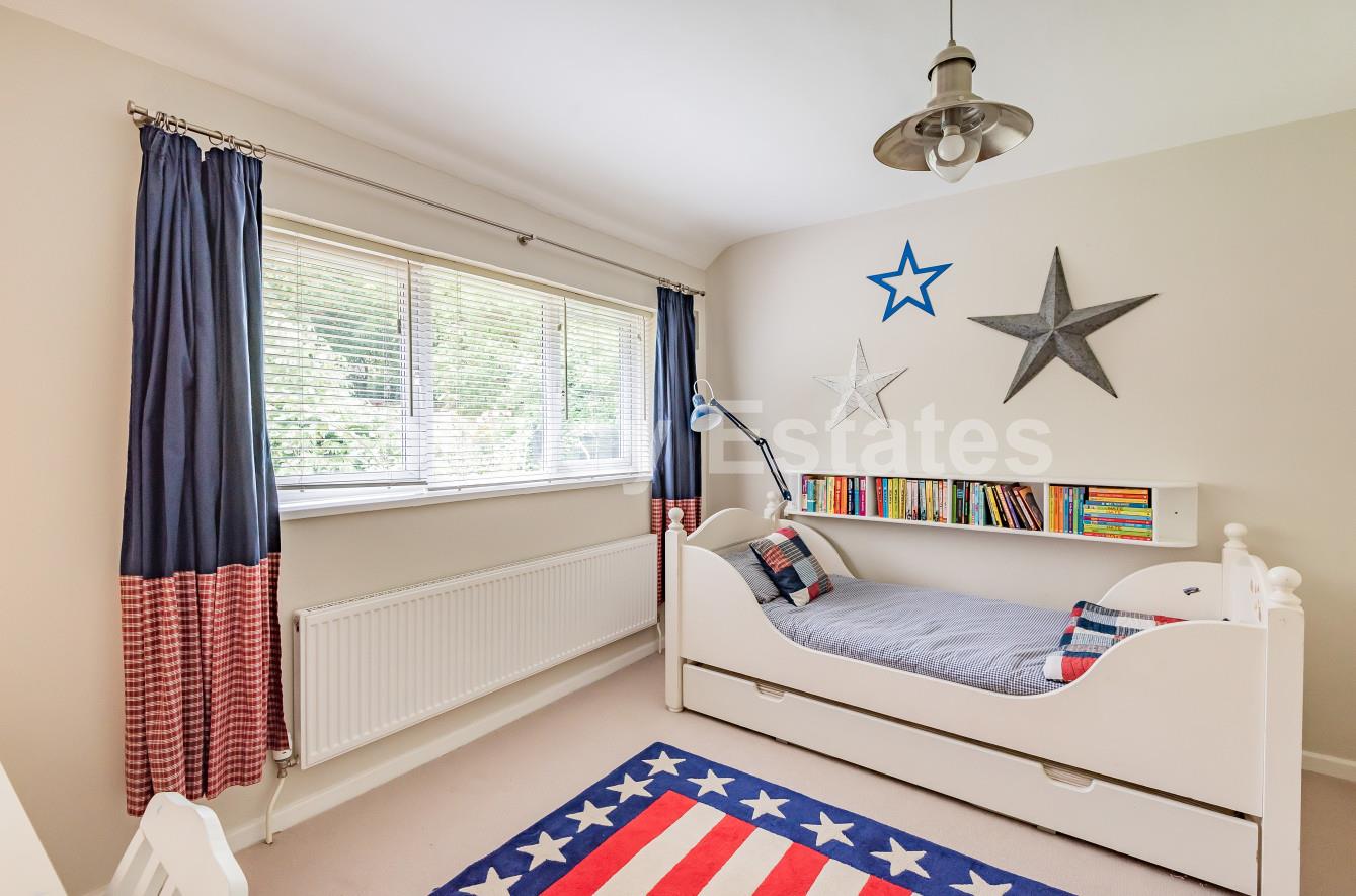 Worcester Crescent, Mill Hill